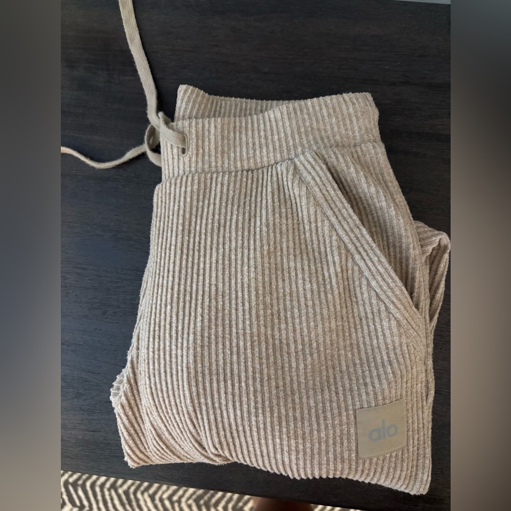 ALO Yoga Kids Beige Ribbed Joggers